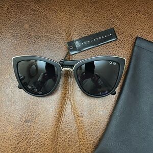 Quay Australia My Girl 126 Black/Silver Smoke Lenses Sunglasses w Case NWT
